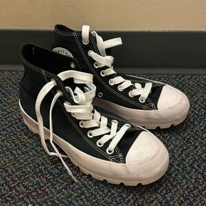 Women’s size 8.5 converse
